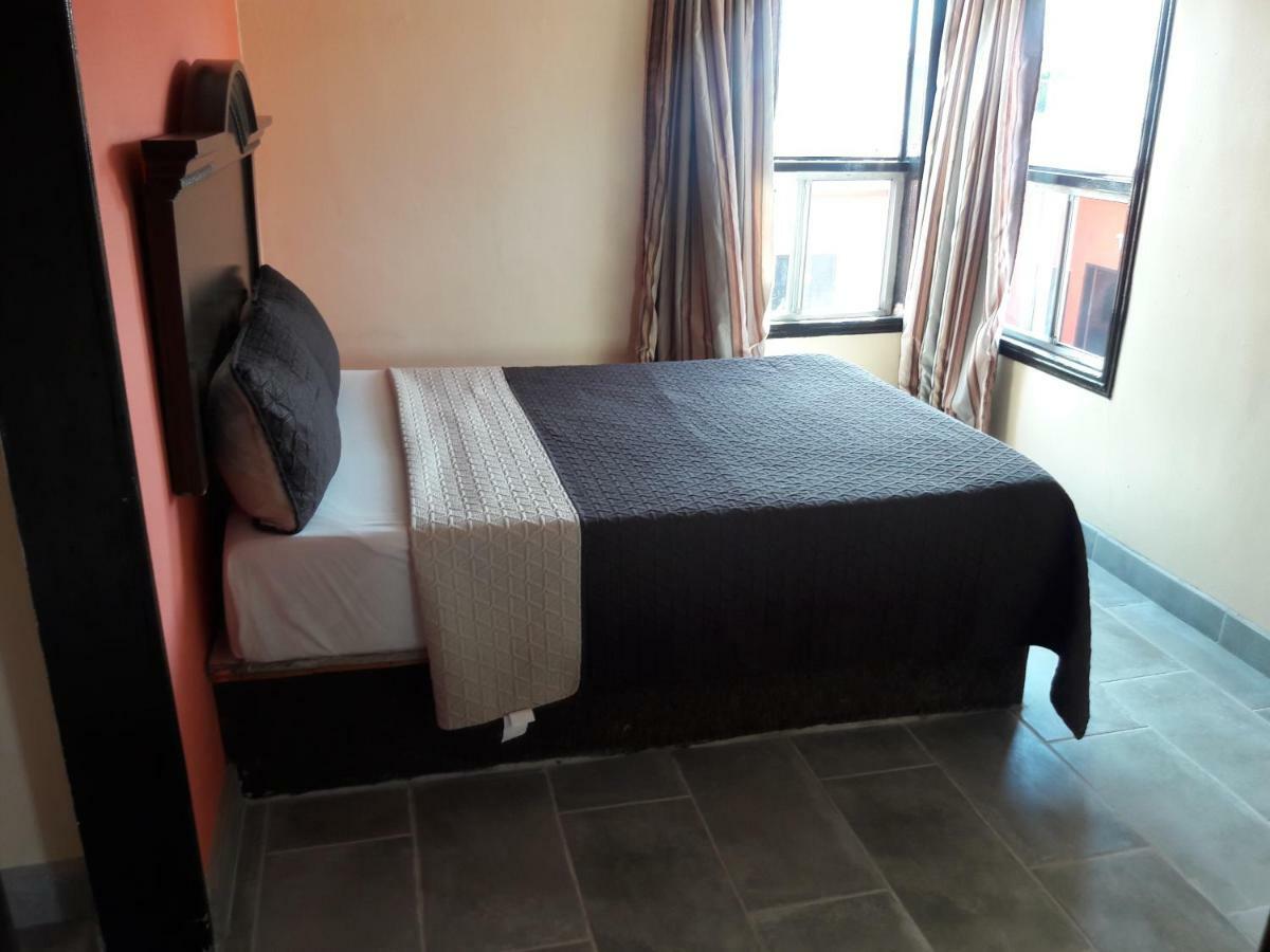 Motel Agora Ensenada Bagian luar foto