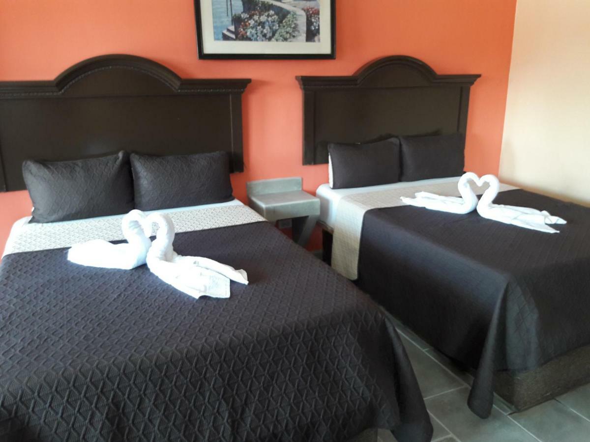 Motel Agora Ensenada Bagian luar foto